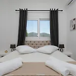 Villa Mirage