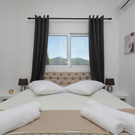 Villa Mirage