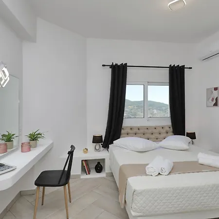 Mirage * Skopelos stad