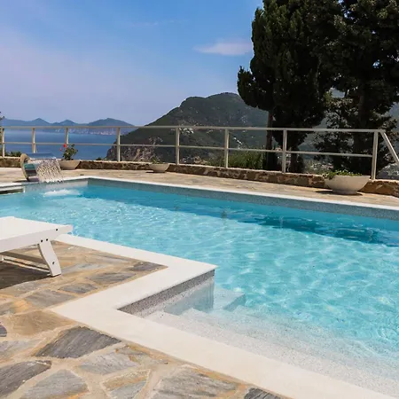 Mirage * Skopelos stad