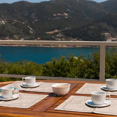 Mirage Skopelos stad