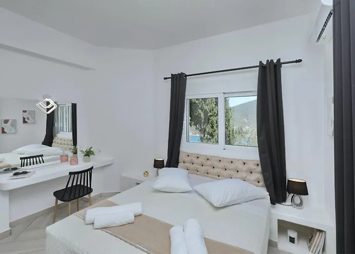 Mirage Villa Skopelos Town